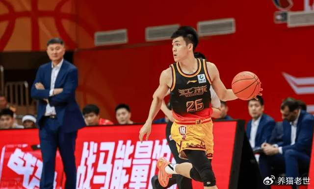 广东男篮惨遭江苏逆转 庞峥麟神勇表现完爆双星