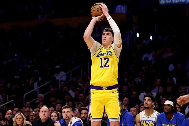 湖人8连胜终结热火3连败 拉拉维亚关键表现助胜