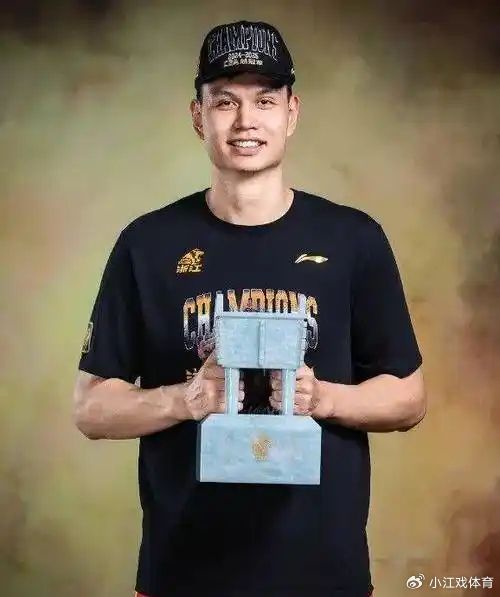 从恶人到教练：许钟豪转型NBL长沙勇胜助球队突