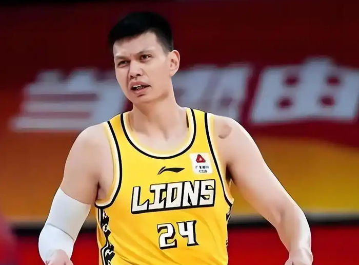 从恶人到教练：许钟豪转型NBL长沙勇胜助球队突