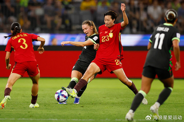 22岁中国女足前锋邵子钦正式加盟葡萄牙本菲卡女