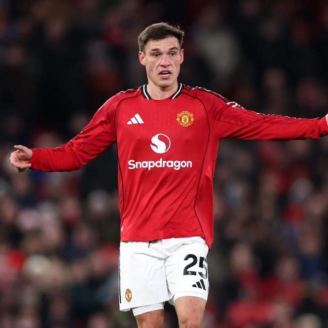 巴萨观察拉什福德应对拉菲尼亚缺阵表现，曼联