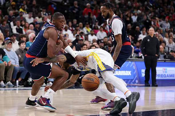 勇士逆转快船晋级附加赛第二轮 小佩顿关键表现