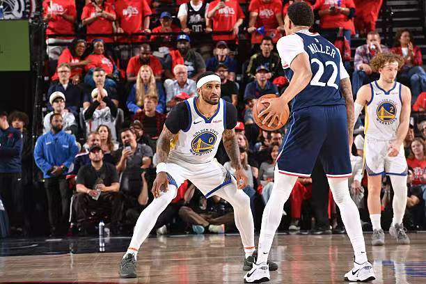 勇士逆转快船晋级附加赛第二轮 小佩顿关键表现