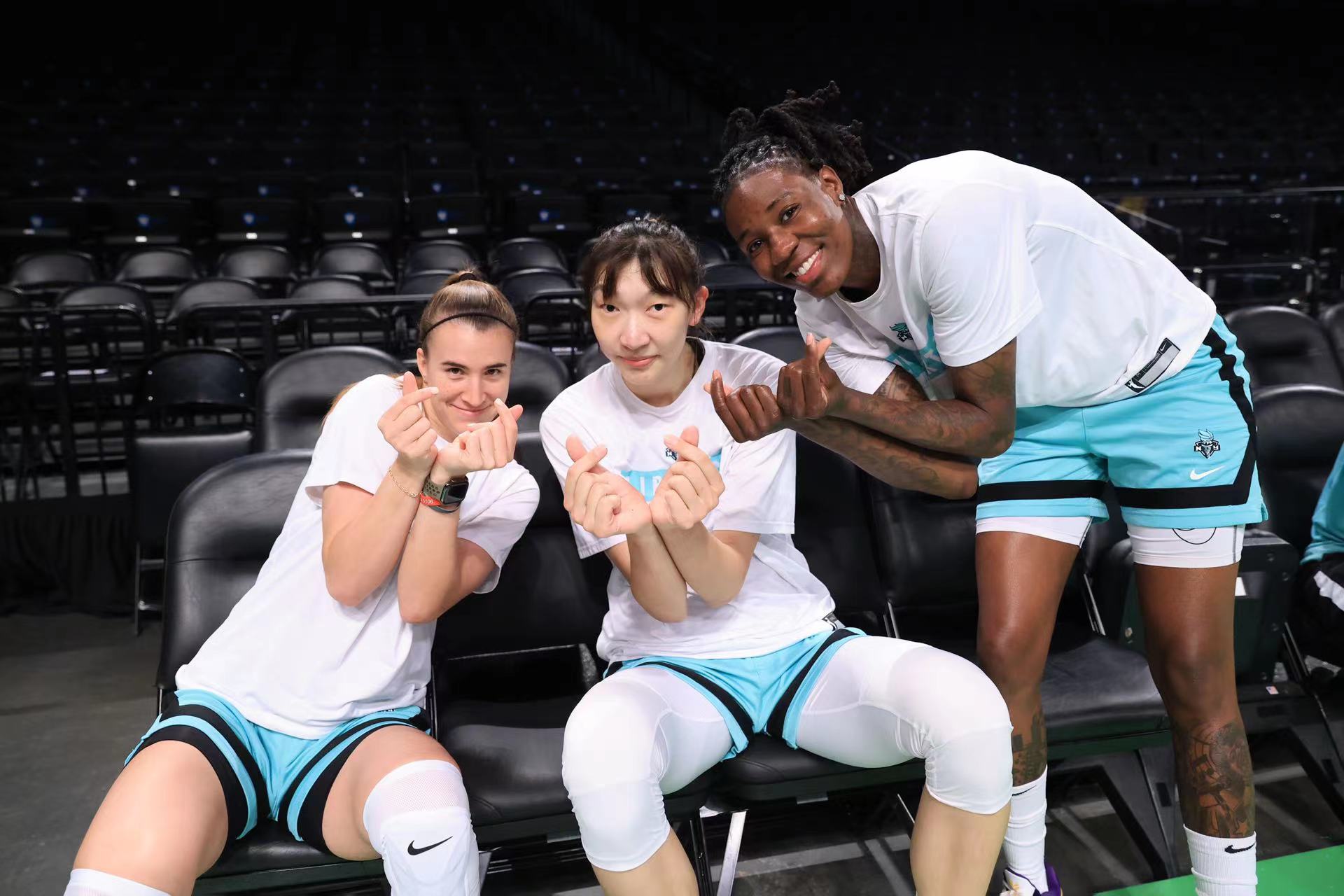 韩旭世界杯绽放光芒：从天才少女到世界级中锋