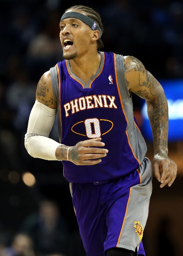 布克怒斥裁判偏袒雷霆 NBA公平性遭质疑